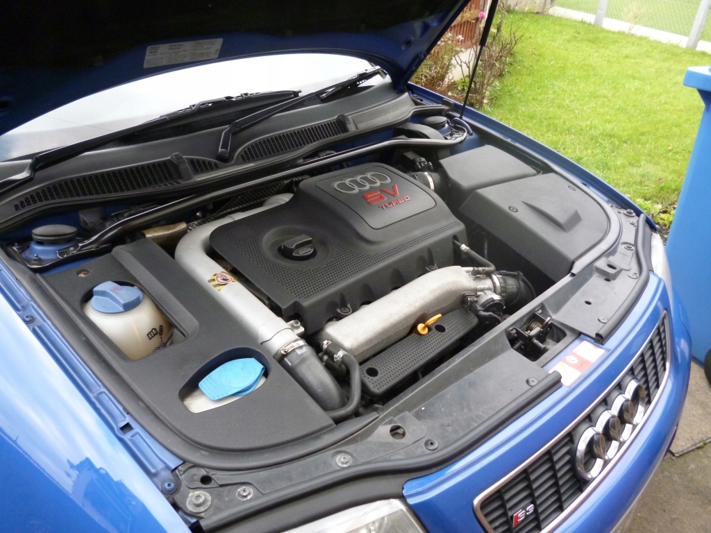 Audi S3 / TT engine bay for comparison